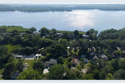 2712  Nagawicka Ave, Delafield, WI 53018 - Photo 24