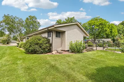 36651  Prairie Dr, Summit, WI 53066 - Photo 54