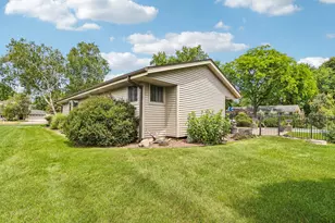 36651 Prairie Dr, Summit, WI 53066 - Photo 54