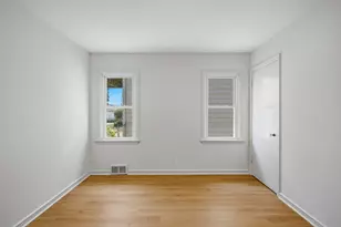 2202 S 70th St, West Allis, WI 53219 - Photo 10