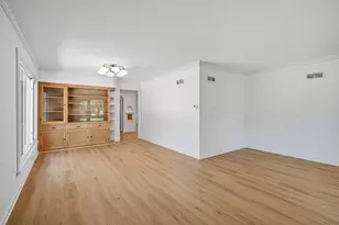 2202 S 70th St, West Allis, WI 53219 - Photo 8