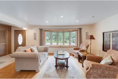 4109 W Hemlock St, Milwaukee, WI 53209 - Photo 2