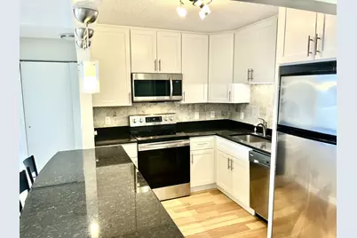 1660 N Prospect Ave #701, Milwaukee, WI 53202 - Photo 2