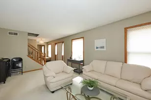 8795 S Lizanne Dr, Oak Creek, WI 53154 - Photo 8