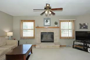 8795 S Lizanne Dr, Oak Creek, WI 53154 - Photo 14