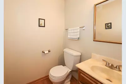 8795 S Lizanne Dr, Oak Creek, WI 53154 - Photo 22