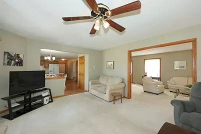 8795 S Lizanne Dr, Oak Creek, WI 53154 - Photo 16
