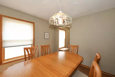 8795 S Lizanne Dr, Oak Creek, WI 53154 - Photo 12