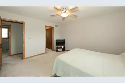 8795 S Lizanne Dr, Oak Creek, WI 53154 - Photo 26