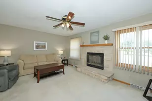 8795 S Lizanne Dr, Oak Creek, WI 53154 - Photo 4