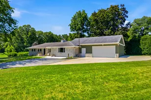 W224N8095 Susan Pl, Lisbon, WI 53089 - Photo 2