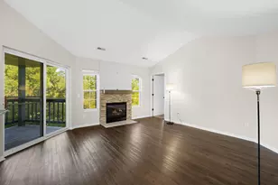 9140 W Elm Ct, Franklin, WI 53132 - Photo 6