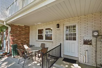 5069 W Colonial Ct, Greenfield, WI 53220 - Photo 2