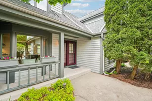 W176S7494 Harbor Cir, Muskego, WI 53150 - Photo 10