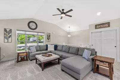 W242N6316  Oak Dr, Sussex, WI 53089 - Photo 6