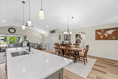 W242N6316  Oak Dr, Sussex, WI 53089 - Photo 12