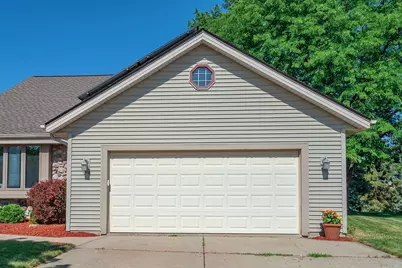 1716  Erin Ln, Waukesha, WI 53188 - Photo 4
