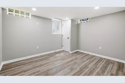 8233 W Lancaster Ave, Milwaukee, WI 53218 - Photo 10