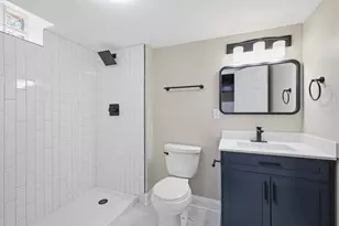 8233 W Lancaster Ave, Milwaukee, WI 53218 - Photo 12