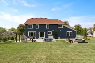 W273N2420 Arlington Ct, Pewaukee, WI 53072 - Photo 52