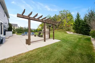 W273N2420 Arlington Ct, Pewaukee, WI 53072 - Photo 48