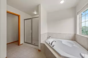 W273N2420 Arlington Ct, Pewaukee, WI 53072 - Photo 24
