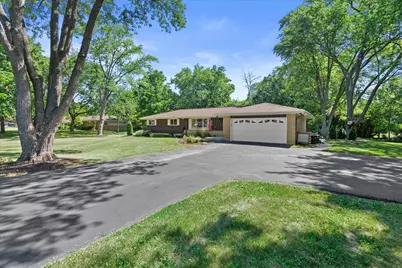 3580  Hollywood Ln, Brookfield, WI 53045 - Photo 2