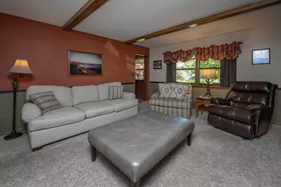 6411 N Bittersweet Ln, Glendale, WI 53217 - Photo 10