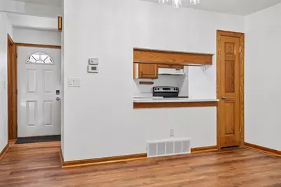 W163N11467  Windsor Ct, Germantown, WI 53022 - Photo 18