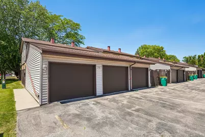 W163N11467  Windsor Ct, Germantown, WI 53022 - Photo 1