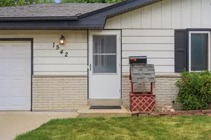 1542 W Iona Terrace, Milwaukee, WI 53221 - Photo 4