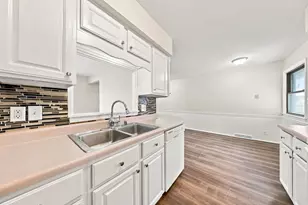1542 W Iona Terrace, Milwaukee, WI 53221 - Photo 12