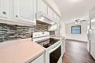 1542 W Iona Terrace, Milwaukee, WI 53221 - Photo 14