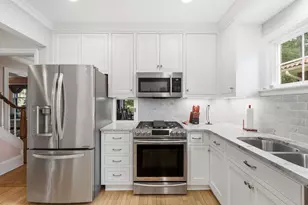 1534 Upper Parkway, Wauwatosa, WI 53213 - Photo 10