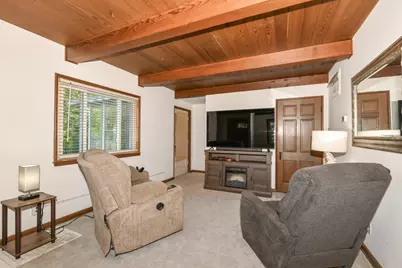 5611  Apricot Ct, Greendale, WI 53129 - Photo 12