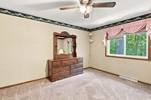 117 Manor Ct, Slinger, WI 53086 - Photo 14
