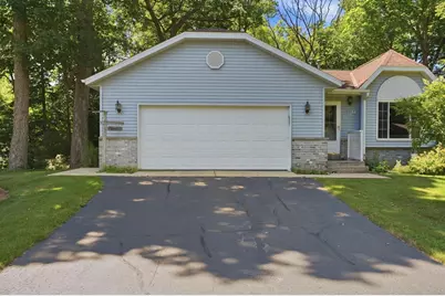 117  Manor Ct, Slinger, WI 53086 - Photo 2