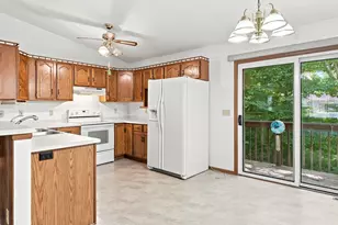 117 Manor Ct, Slinger, WI 53086 - Photo 8
