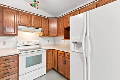 117  Manor Ct, Slinger, WI 53086 - Photo 12