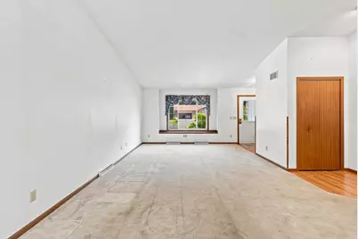 117  Manor Ct, Slinger, WI 53086 - Photo 6