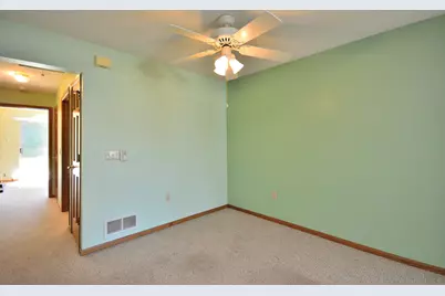 306  Hartford Sq #3, Hartford, WI 53027 - Photo 6