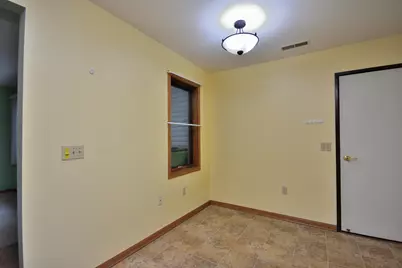 306  Hartford Sq #3, Hartford, WI 53027 - Photo 12