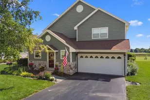 1813 Golfview Dr, Geneva, WI 53147 - Photo 2