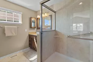 1813 Golfview Dr, Geneva, WI 53147 - Photo 16