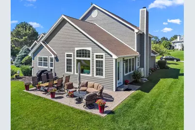 1813  Golfview Dr #35-03, Geneva, WI 53147 - Photo 4