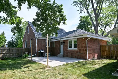 8001 W Cold Spring Rd, Greenfield, WI 53220 - Photo 22