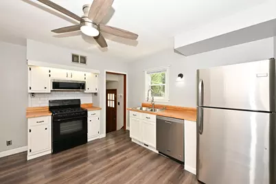 8001 W Cold Spring Rd, Greenfield, WI 53220 - Photo 4