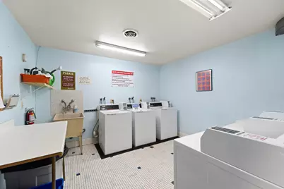 11936 W Mll Rd, Milwaukee, WI 53225 - Photo 14