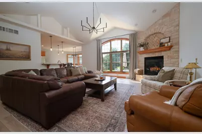 363  Sunshine Dr, Hartland, WI 53029 - Photo 8