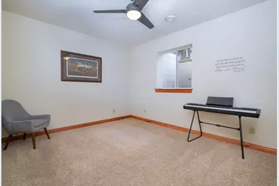 363  Sunshine Dr, Hartland, WI 53029 - Photo 18